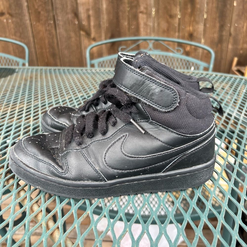 Nike Boy’s Court Borough Black Leather High-Tops Basketball Shoes Sneakers 4Y